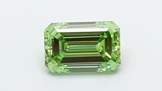 green emerald lab diamonds